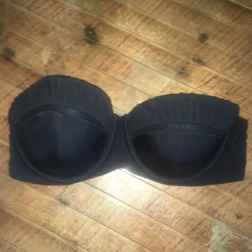 Victoria’s Secret ruched black strapless 34D steampunk bra